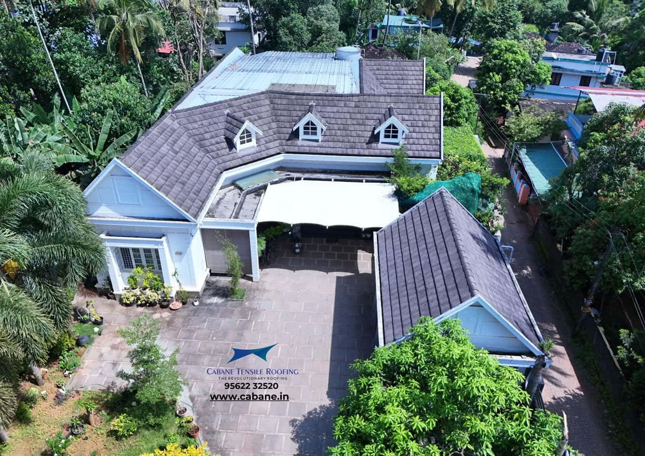 Building Shades tensile project 2 by Cabane Tensile Roofing